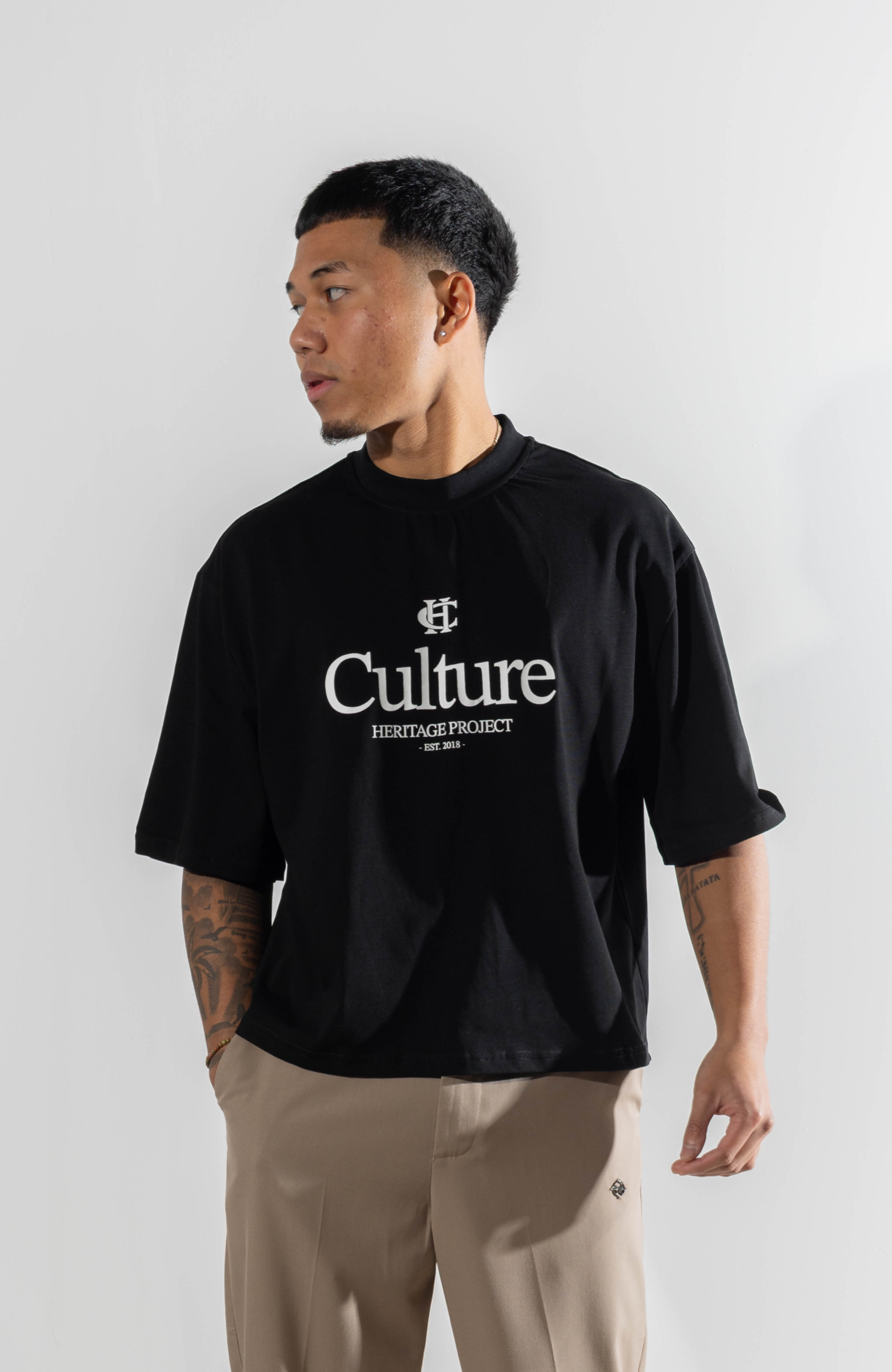 Culture Heritage - Souvenir Cropped Tee | Black